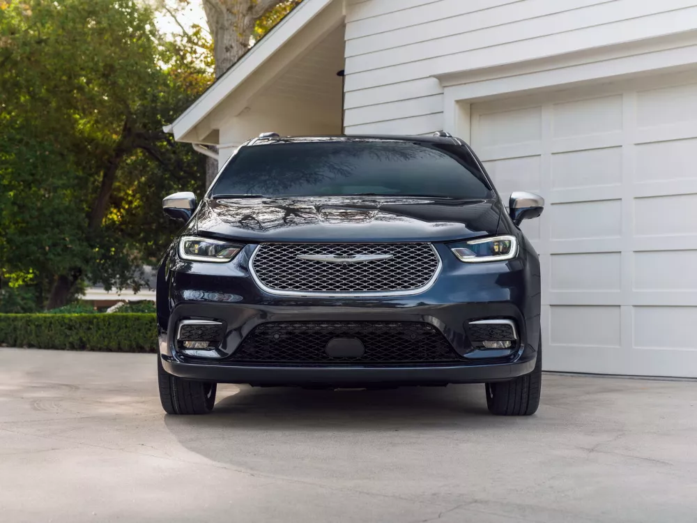Автомобиль Chrysler Pacifica RU Рестайлинг Минивэн