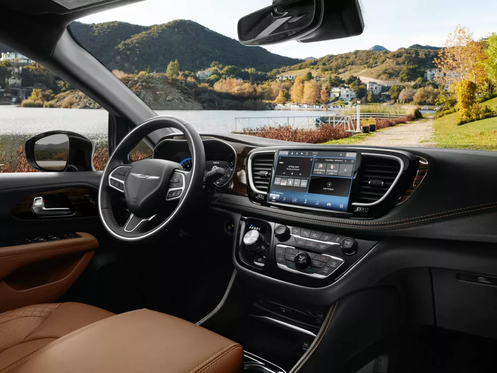 Автомобиль Chrysler Pacifica RU Рестайлинг Минивэн