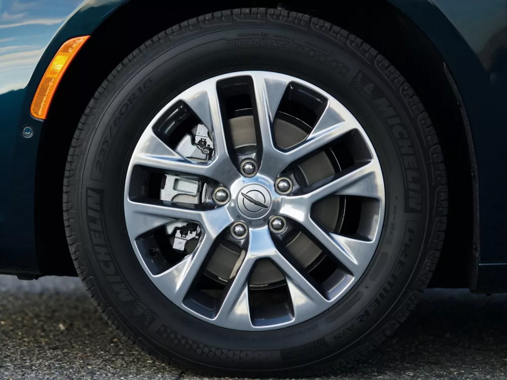 Автомобиль Chrysler Pacifica RU Рестайлинг Минивэн