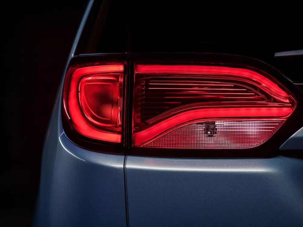 Автомобиль Chrysler Pacifica RU Минивэн