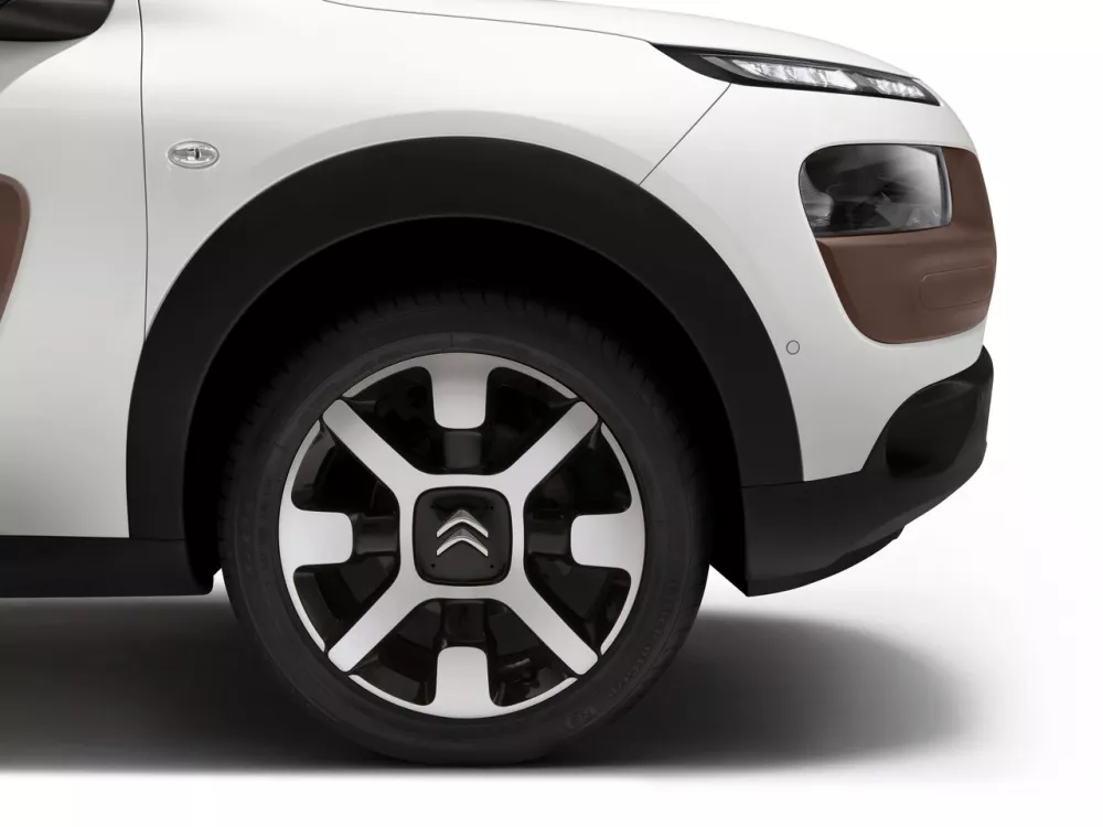 Автомобиль Citroen C4 Cactus I Внедорожник (5 дверей)