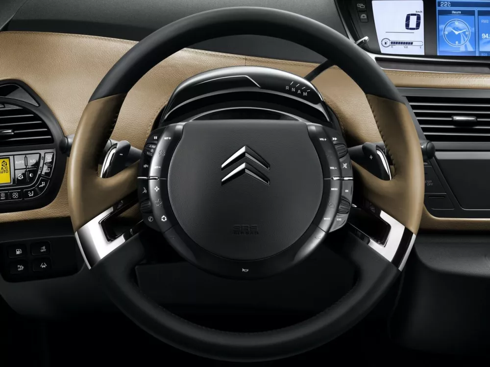 Автомобиль Citroen C4 Picasso I Компактвэн Grand