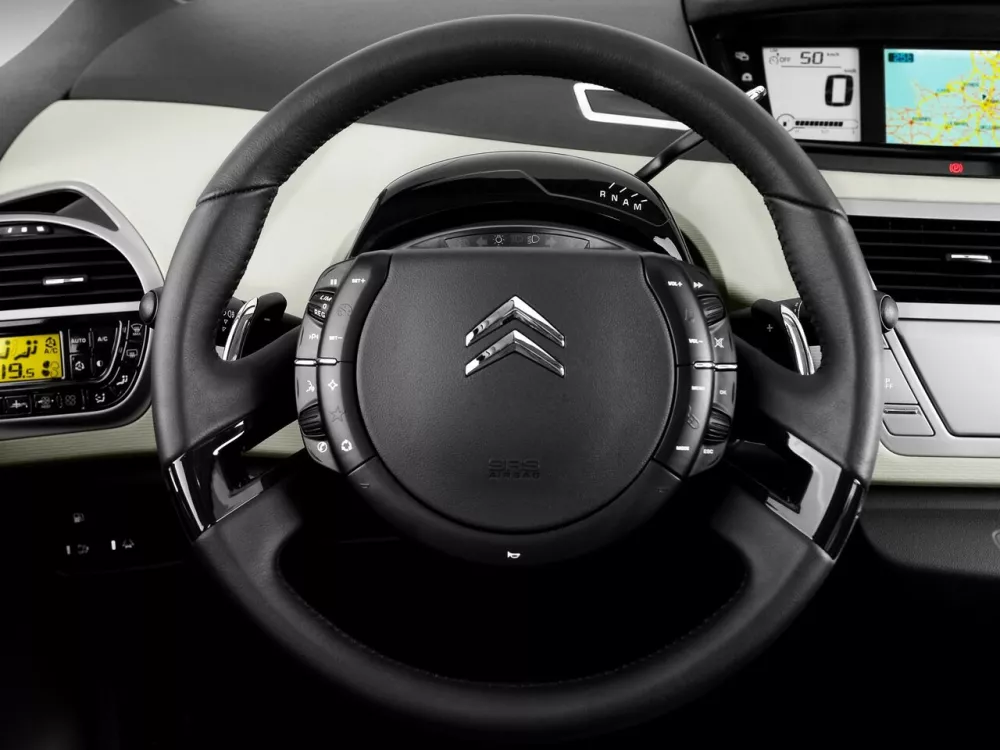 Автомобиль Citroen C4 Picasso I Компактвэн