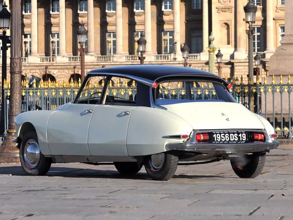 Автомобиль Citroen DS I Седан