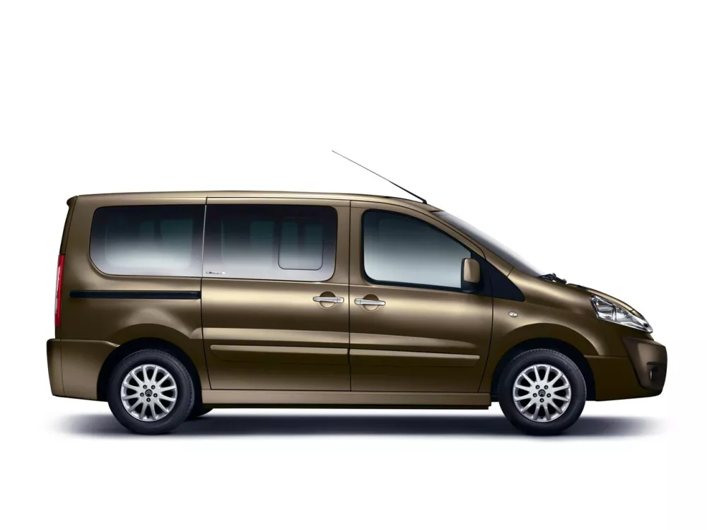 Автомобиль Citroen Jumpy II Рестайлинг Минивэн