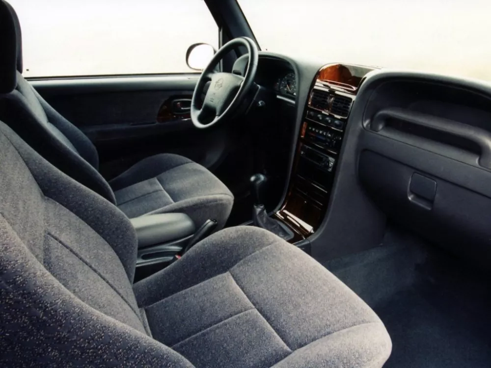 Автомобиль Daewoo Korando Внедорожник (3 двери)