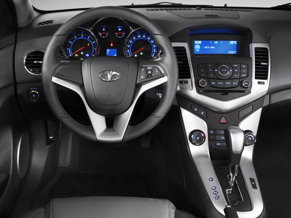 Автомобиль Daewoo Lacetti Premiere J300 Седан