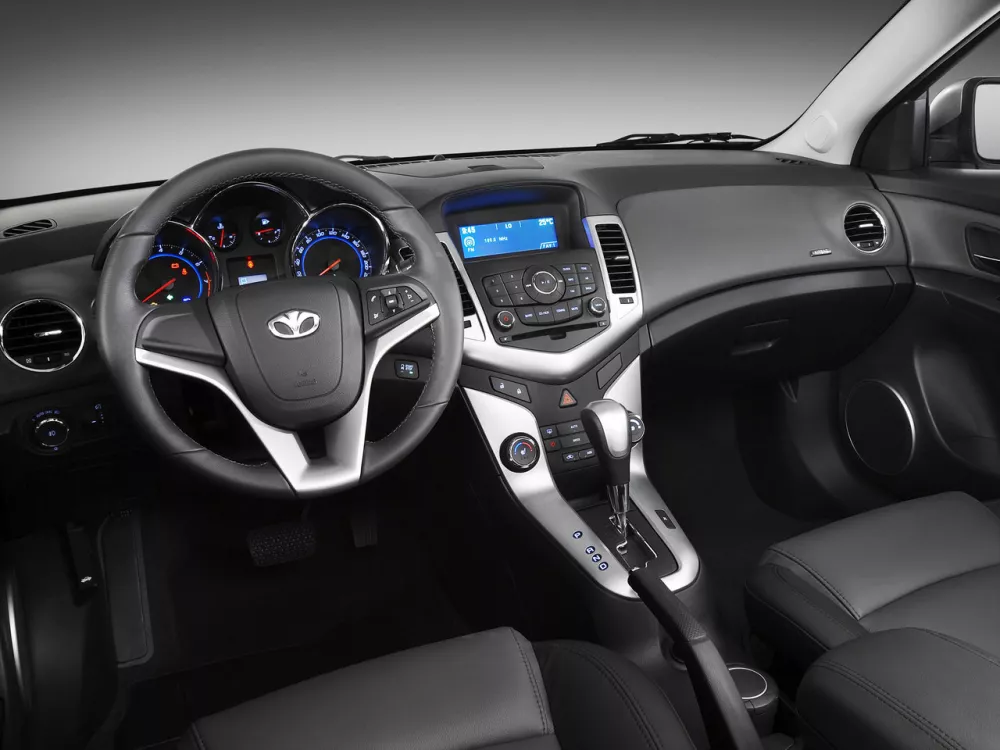 Автомобиль Daewoo Lacetti Premiere J300 Седан