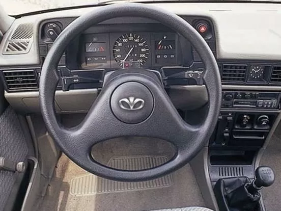 Автомобиль Daewoo LeMans Седан