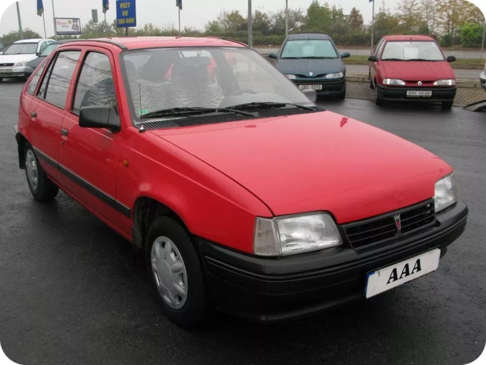 Автомобиль Daewoo Racer I Хэтчбек (5 дверей)