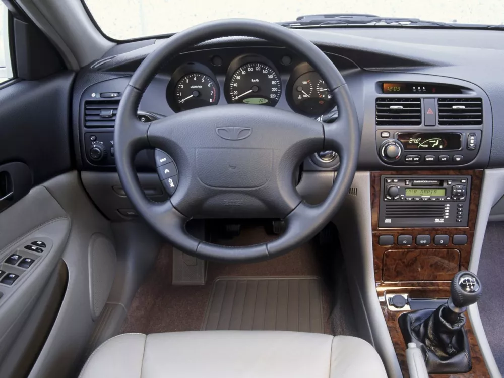 Автомобиль Daewoo Evanda Седан