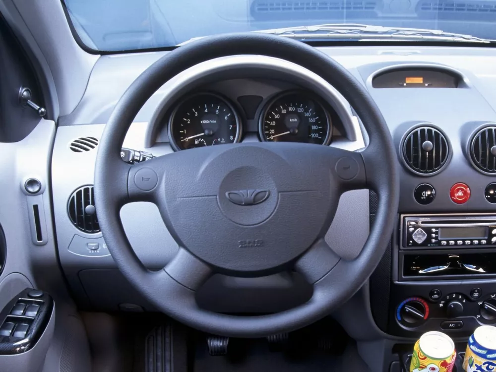 Автомобиль Daewoo Kalos Хэтчбек (5 дверей)