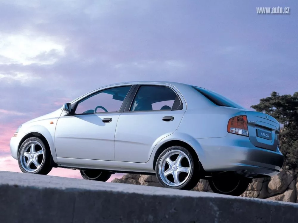 Автомобиль Daewoo Kalos Седан
