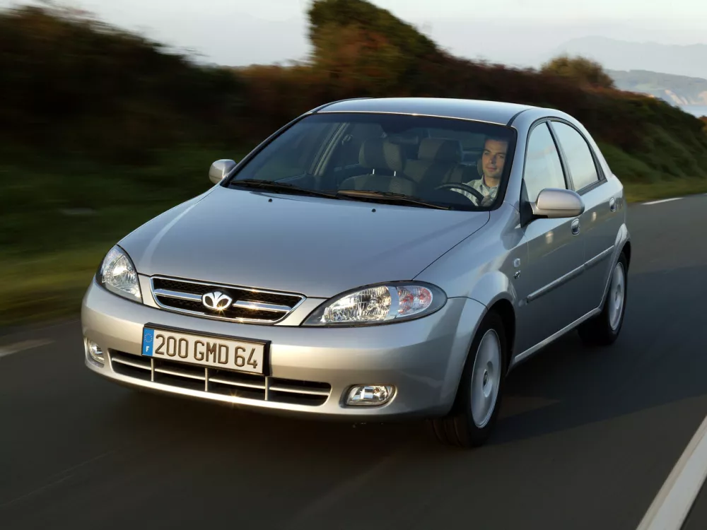 Автомобиль Daewoo Lacetti Хэтчбек (5 дверей)
