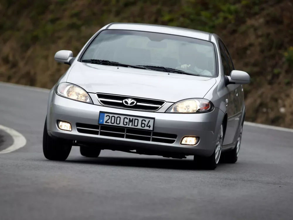 Автомобиль Daewoo Lacetti Хэтчбек (5 дверей)