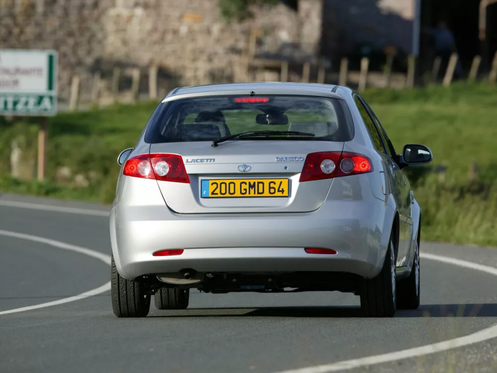 Автомобиль Daewoo Lacetti Хэтчбек (5 дверей)