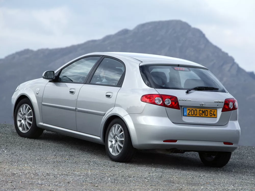 Автомобиль Daewoo Lacetti Хэтчбек (5 дверей)