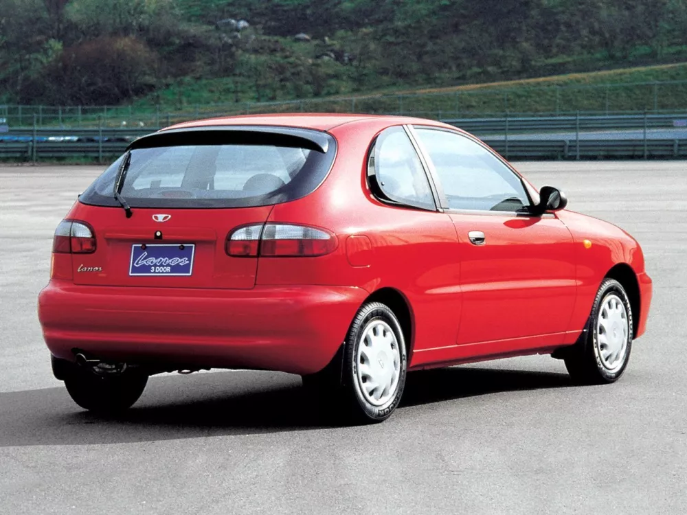 Автомобиль Daewoo Lanos Хэтчбек (3 двери)