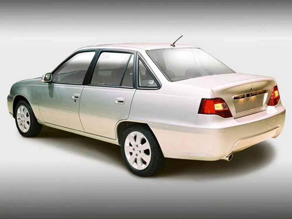 Автомобиль Daewoo Nexia I Рестайлинг Седан