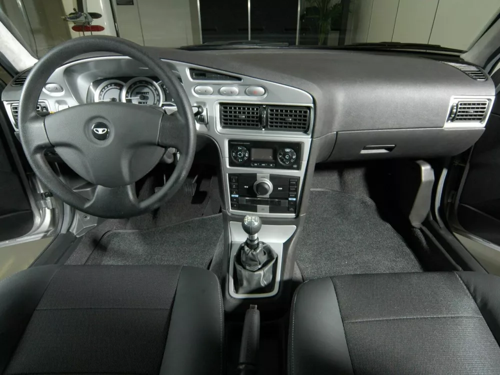 Автомобиль Daewoo Nexia I Рестайлинг Седан