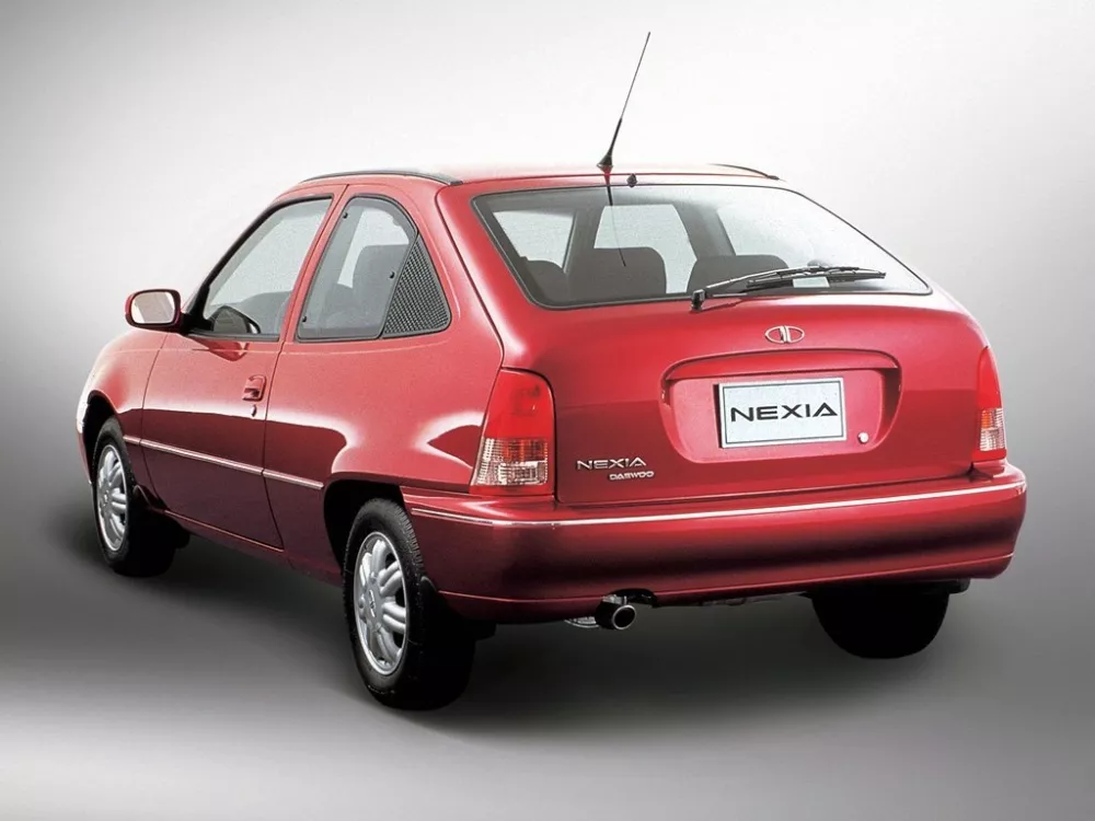 Автомобиль Daewoo Nexia I Хэтчбек (3 двери)