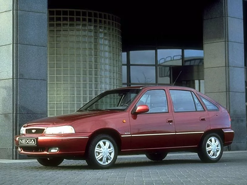 Автомобиль Daewoo Nexia I Хэтчбек (5 дверей)