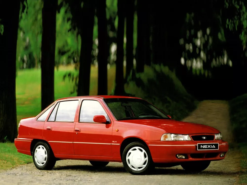 Автомобиль Daewoo Nexia I Седан