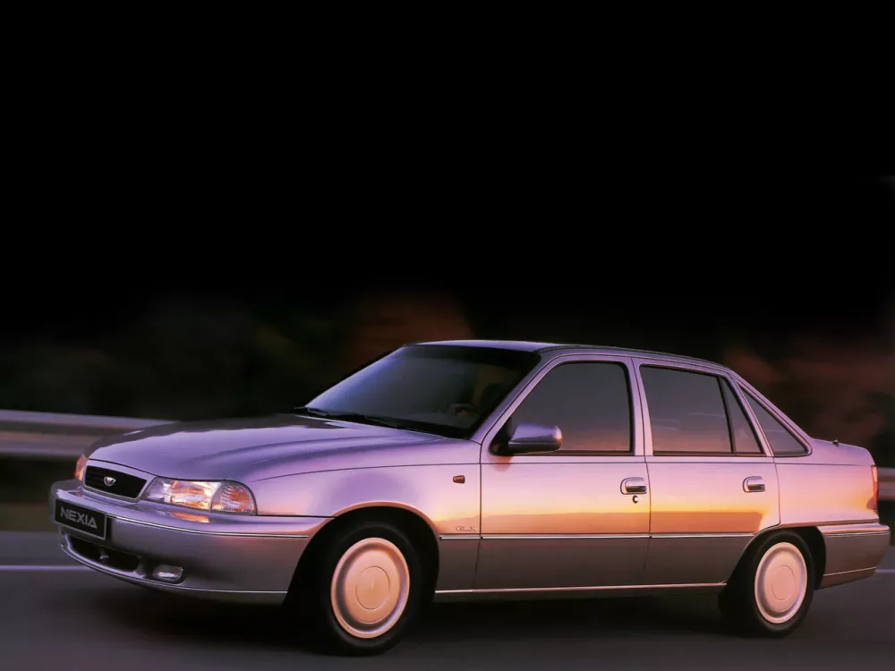 Автомобиль Daewoo Nexia I Седан