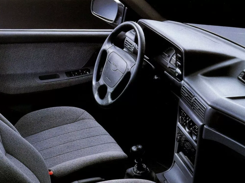 Автомобиль Daewoo Nexia I Седан