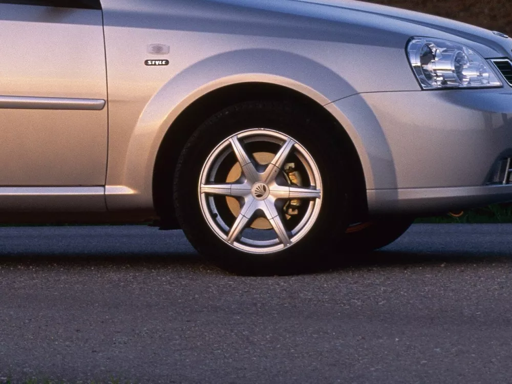 Автомобиль Daewoo Nubira III Седан