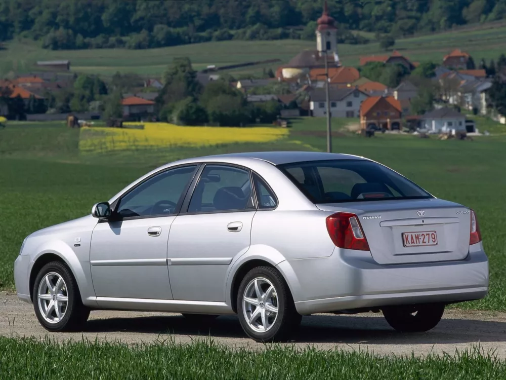 Автомобиль Daewoo Nubira III Седан