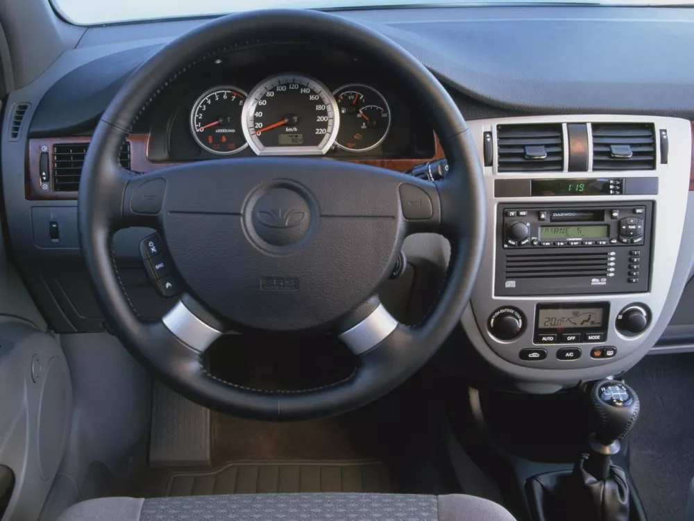 Автомобиль Daewoo Nubira III Седан