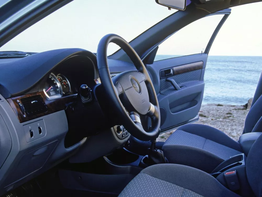 Автомобиль Daewoo Nubira III Седан