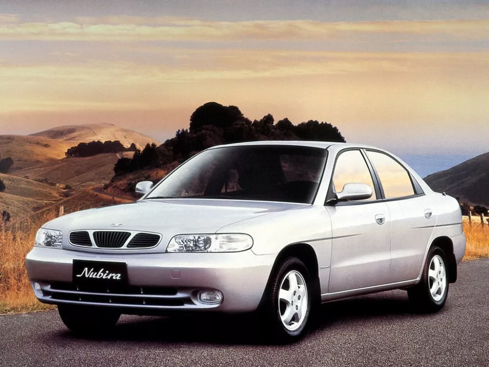 Автомобиль Daewoo Nubira I Седан