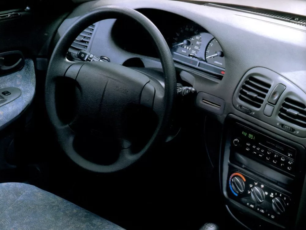 Автомобиль Daewoo Nubira I Седан