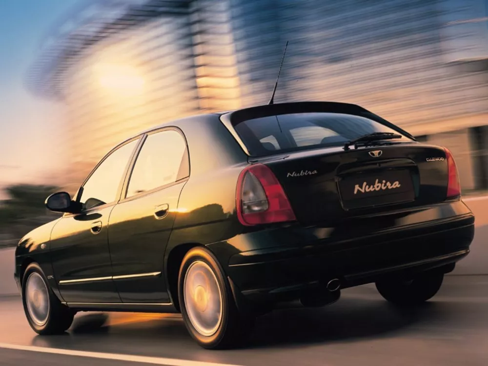 Автомобиль Daewoo Nubira II Хэтчбек (5 дверей)