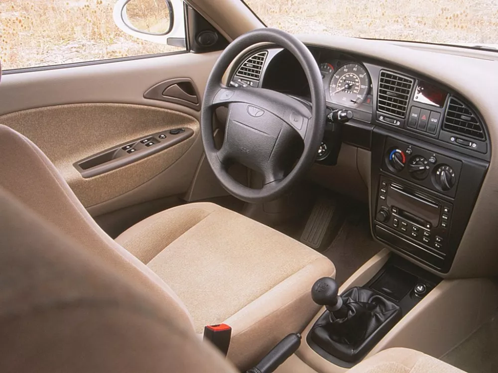 Автомобиль Daewoo Nubira II Хэтчбек (5 дверей)