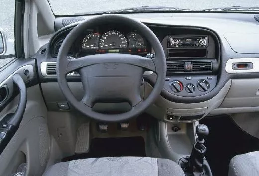 Автомобиль Daewoo Rezzo Компактвэн