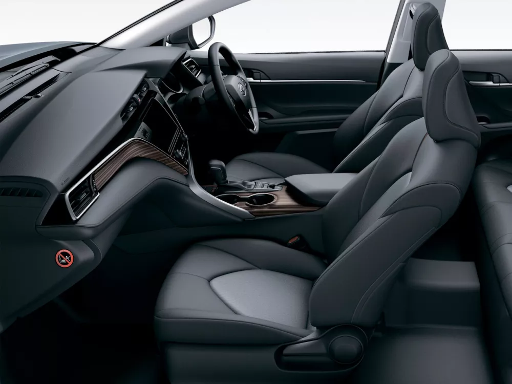 Автомобиль Daihatsu Altis V Седан