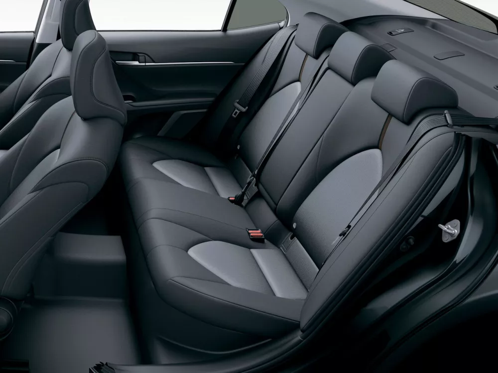 Автомобиль Daihatsu Altis V Седан