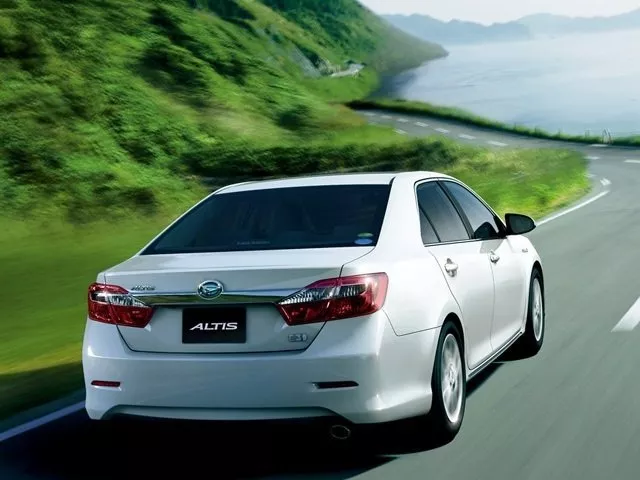 Автомобиль Daihatsu Altis IV (SXV50) Седан