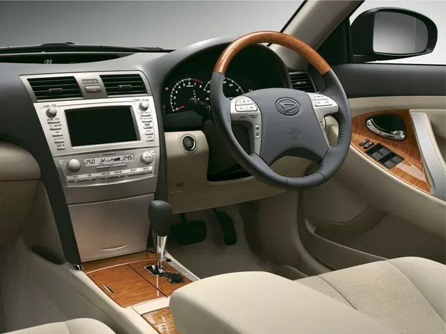 Автомобиль Daihatsu Altis III (SXV40) Седан