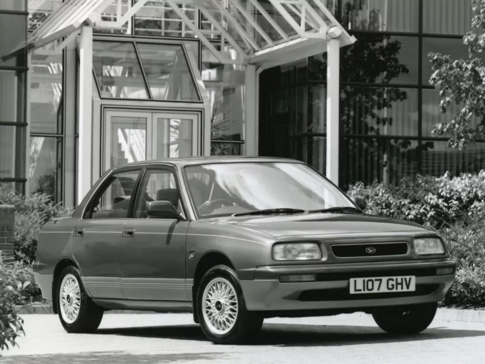 Автомобиль Daihatsu Applause I Лифтбек