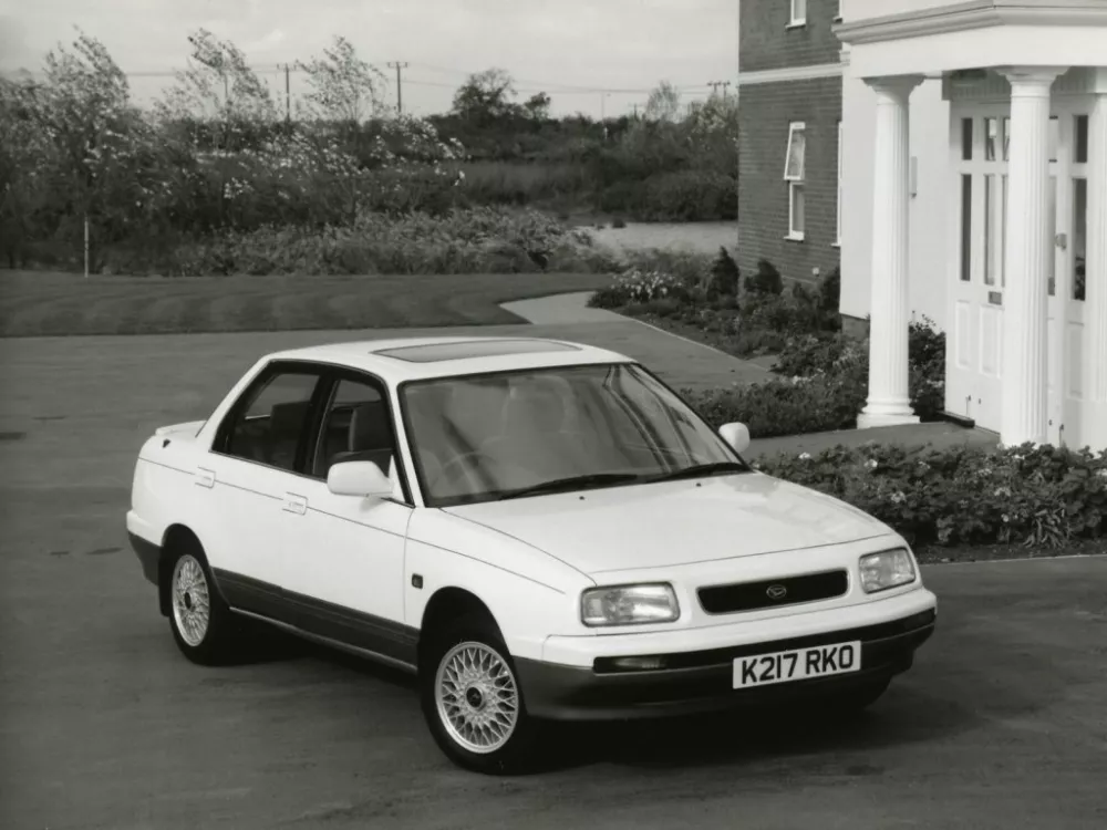Автомобиль Daihatsu Applause I Лифтбек