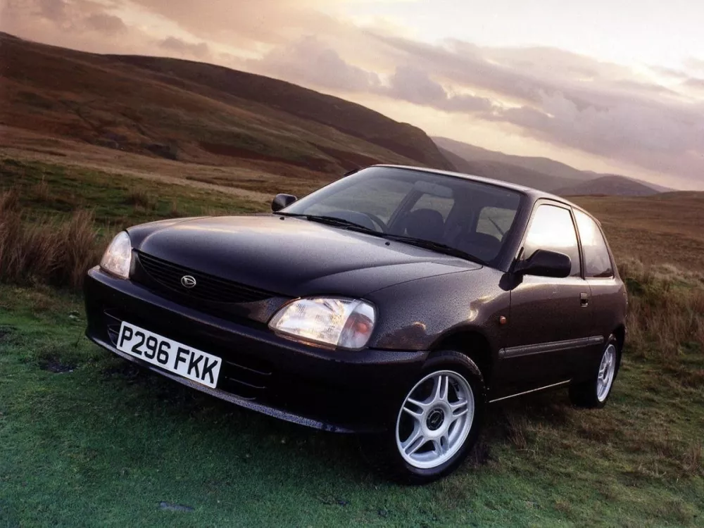 Автомобиль Daihatsu Charade IV Рестайлинг Хэтчбек (3 двери)