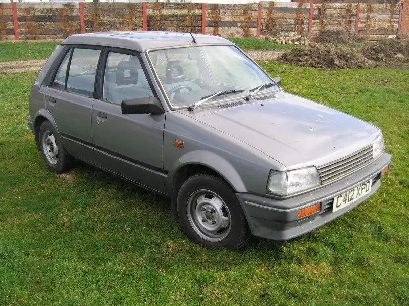 Автомобиль Daihatsu Charade II Хэтчбек (5 дверей)