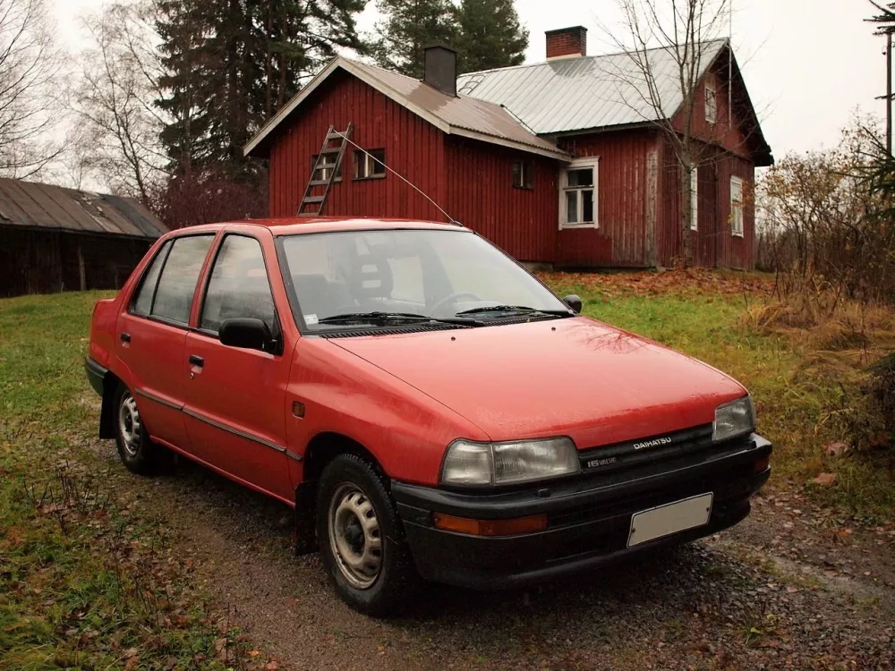 Автомобиль Daihatsu Charade III Седан