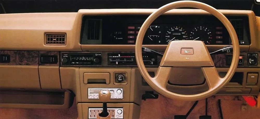 Автомобиль Daihatsu Charmant Седан