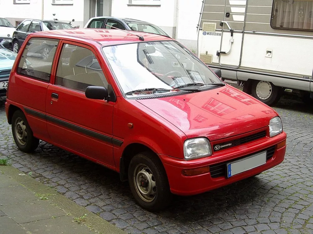 Автомобиль Daihatsu Cuore III (L200) Хэтчбек (3 двери)