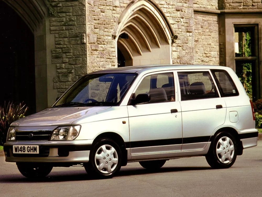 Автомобиль Daihatsu Gran Move Компактвэн